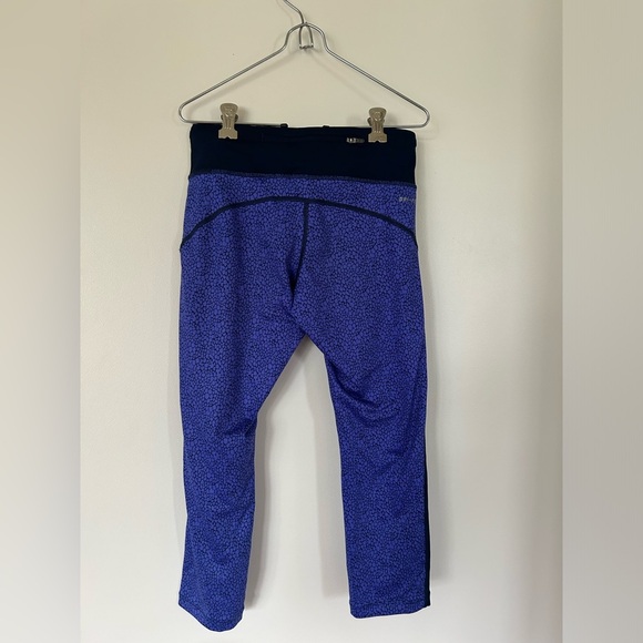 Cropped Nike Dri-Fit Leggings - Picture 8 of 9